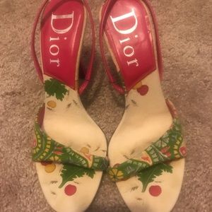 Dior heals